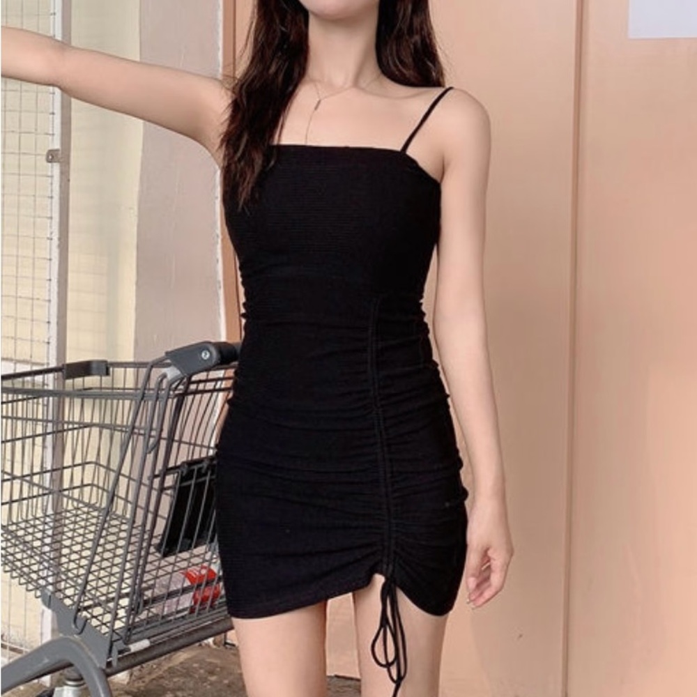 Spaghetti Strap Drawstring Bodycon Knit
Mini Dress